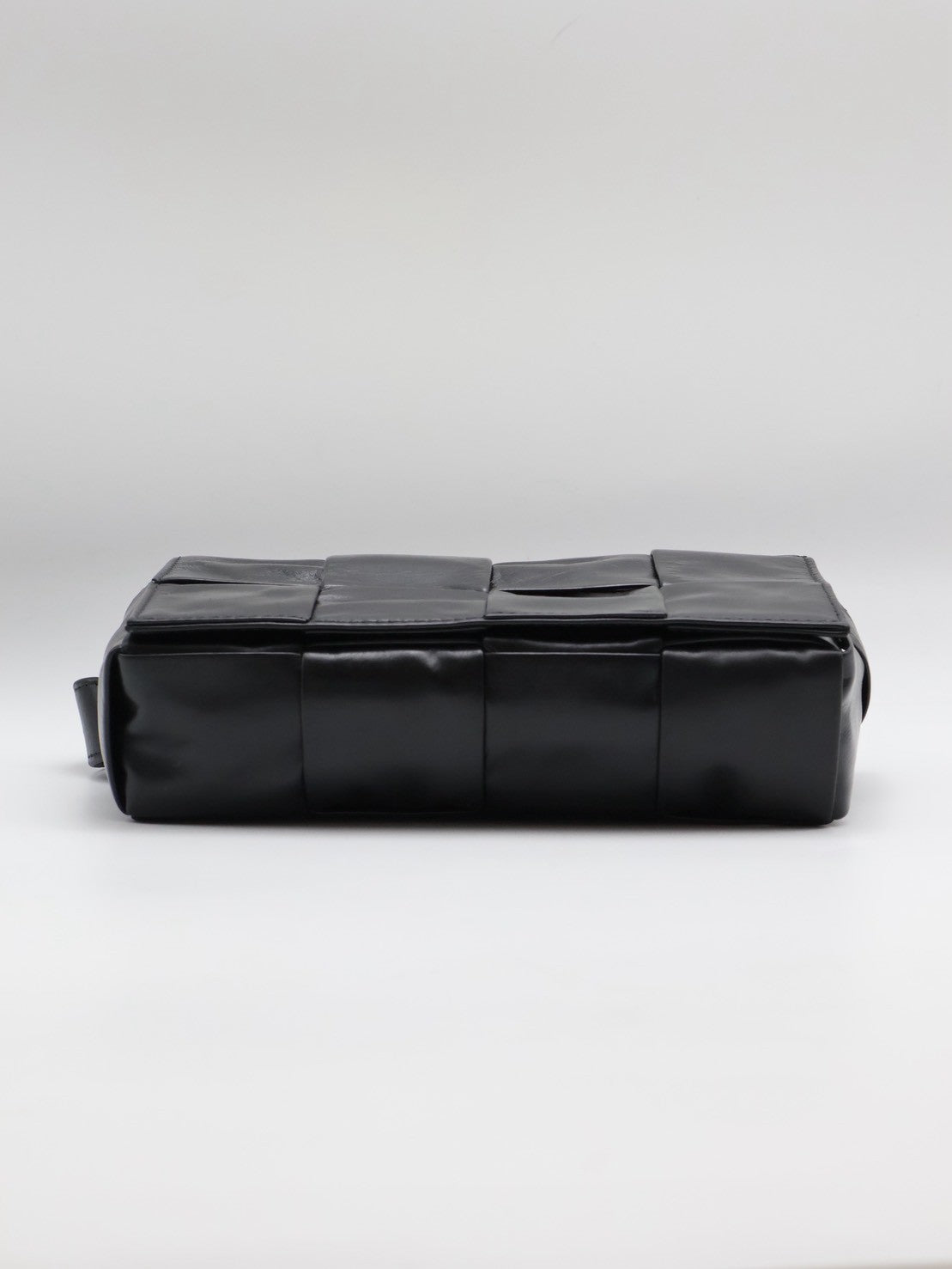 BOTTEGA VENETA Cassette經典編織包 - 8格黑