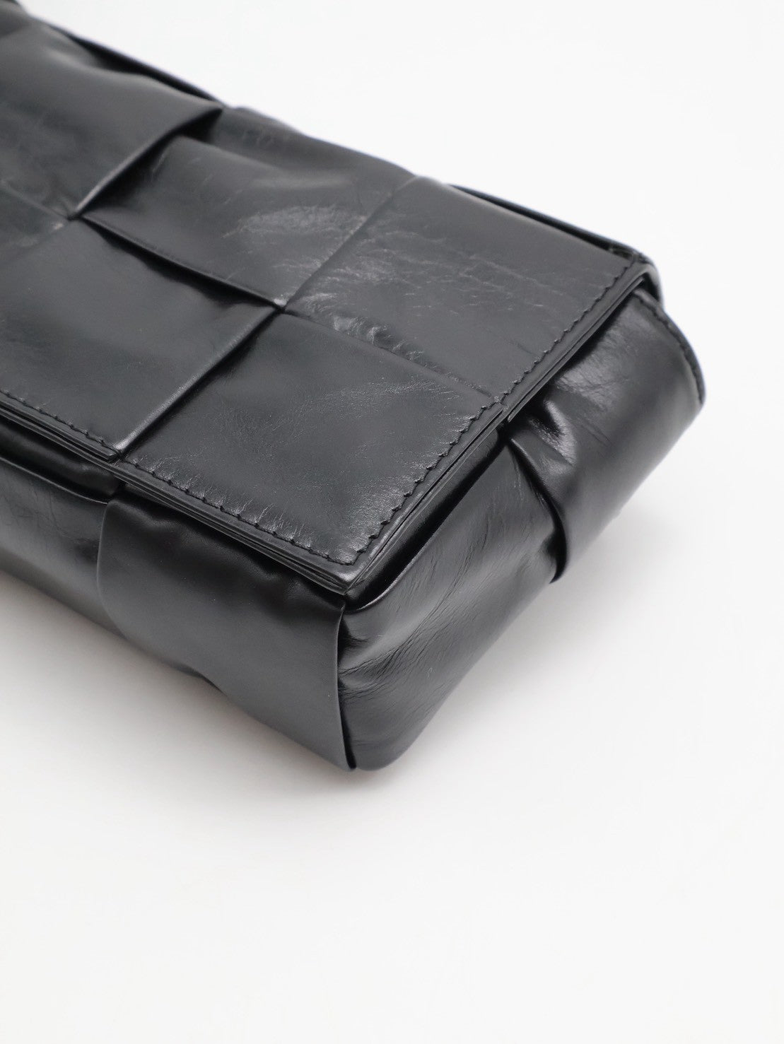 BOTTEGA VENETA Cassette經典編織包 - 8格黑