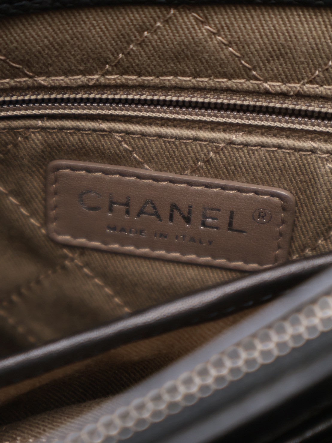 CHANEL 皮釦雙C單肩托特包 - 黑銀18開
