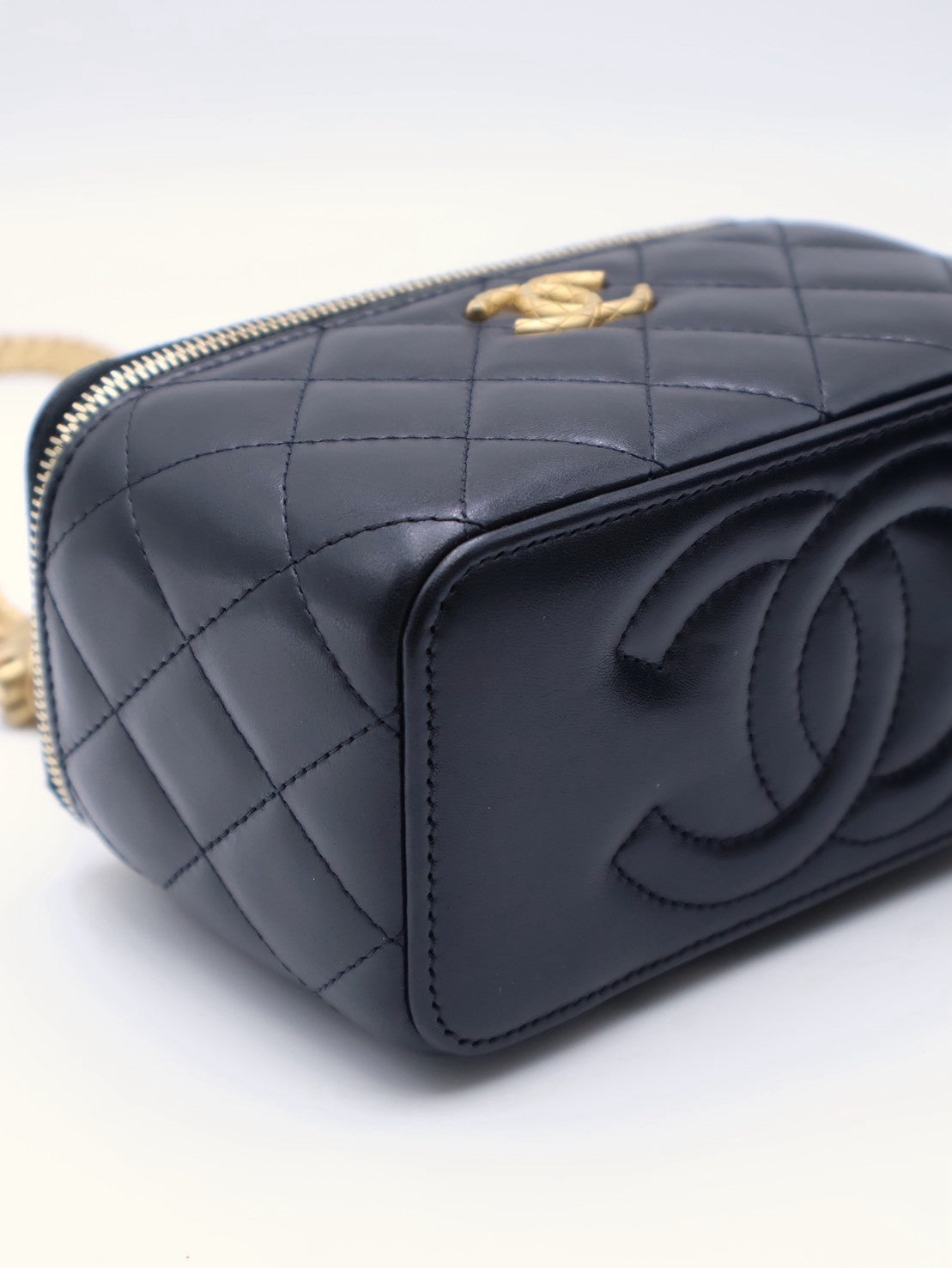 CHANEL 22K金柱調節釦長盒子 - 黑金