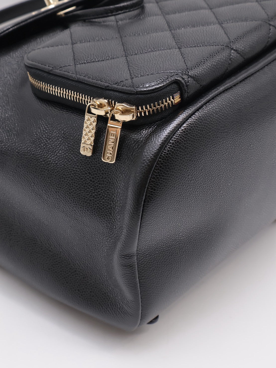 CHANEL Affinity粒面牛皮後背包 - 黑金
