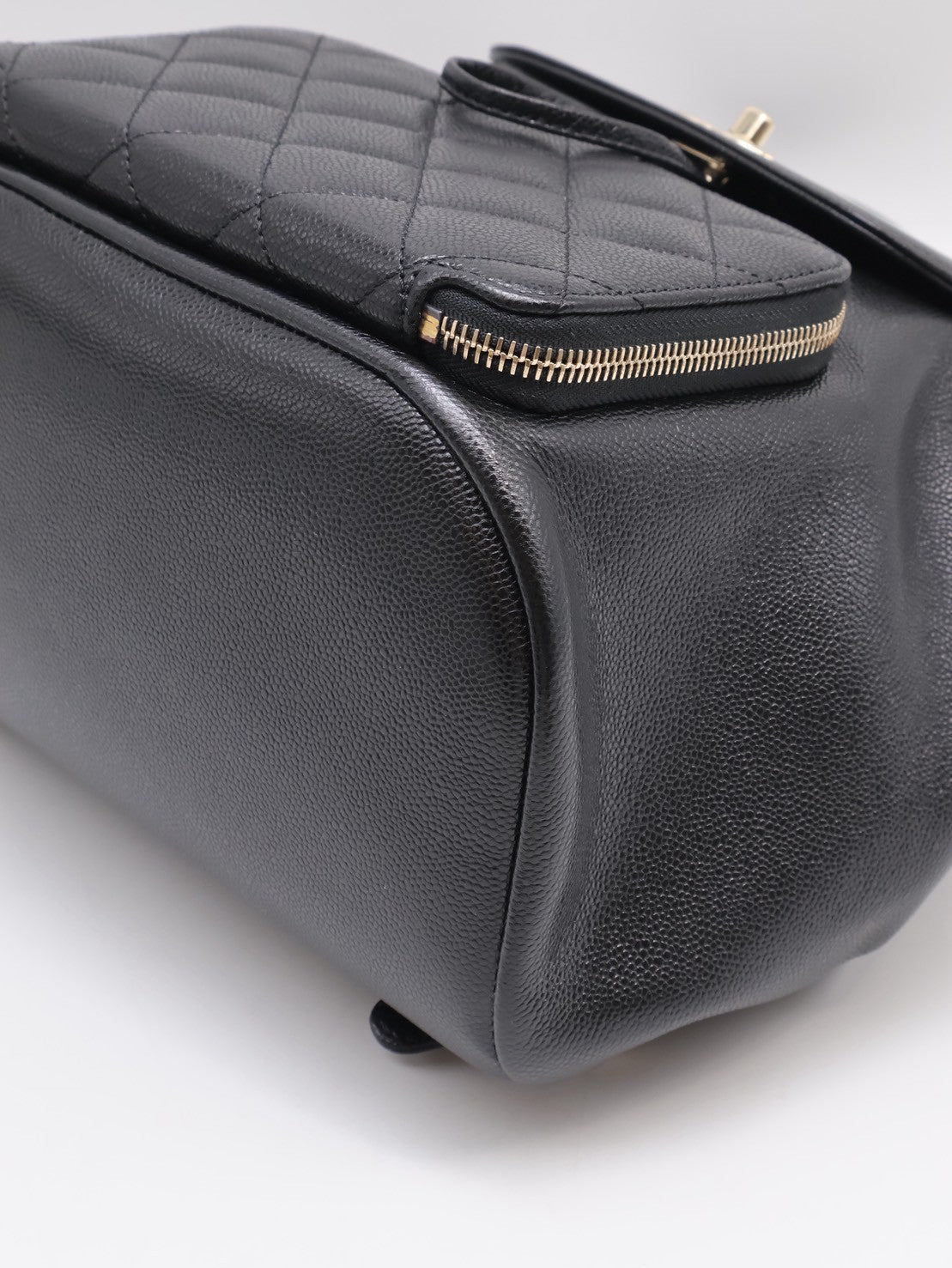 CHANEL Affinity粒面牛皮後背包 - 黑金