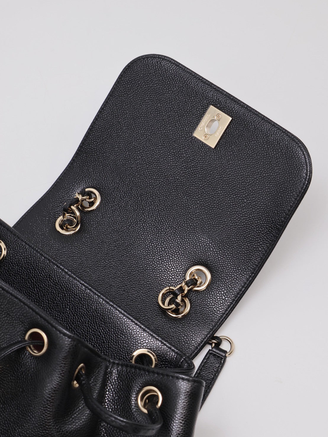 CHANEL Affinity粒面牛皮後背包 - 黑金