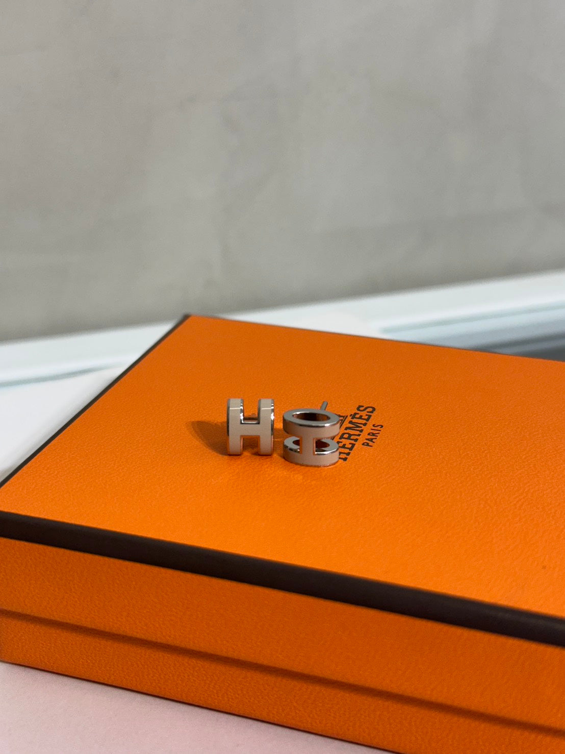 HERMES Mini Pop H耳環 - 奶茶銀