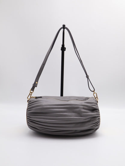 LOEWE Bracelet pouch褶皺小羊皮手鐲包 - 灰