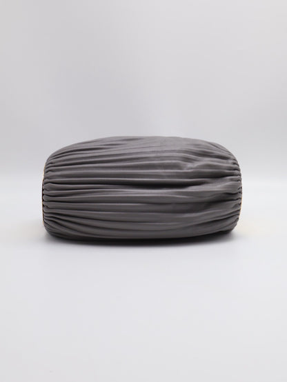 LOEWE Bracelet pouch褶皺小羊皮手鐲包 - 灰
