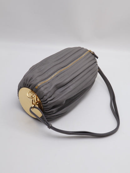 LOEWE Bracelet pouch褶皺小羊皮手鐲包 - 灰