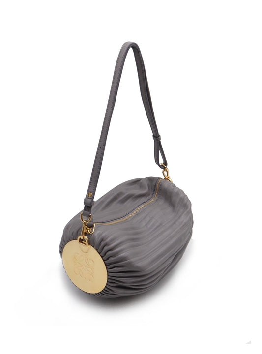 LOEWE Bracelet pouch褶皺小羊皮手鐲包 - 灰