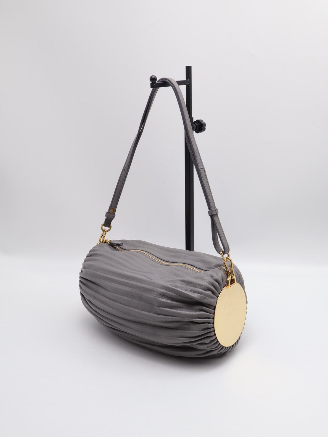 LOEWE Bracelet pouch褶皺小羊皮手鐲包 - 灰