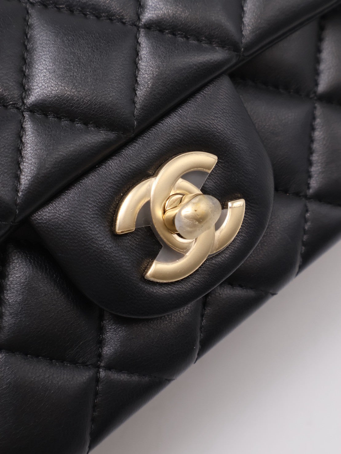 CHANEL 經典口蓋包Mini CF20 - 黑金23開