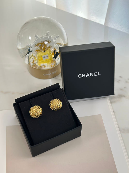 CHANEL 25A浮雕雙C小南瓜耳環