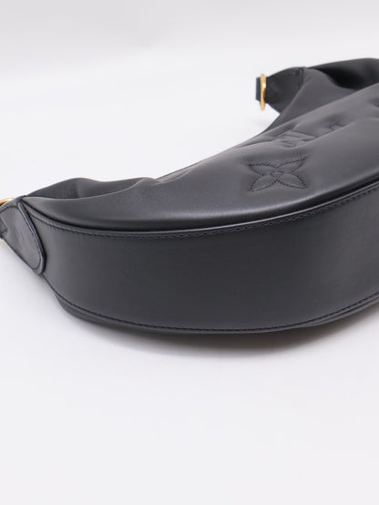 LOUIS VUITTON Over The Moon壓紋牛皮腋下包 -  黑
