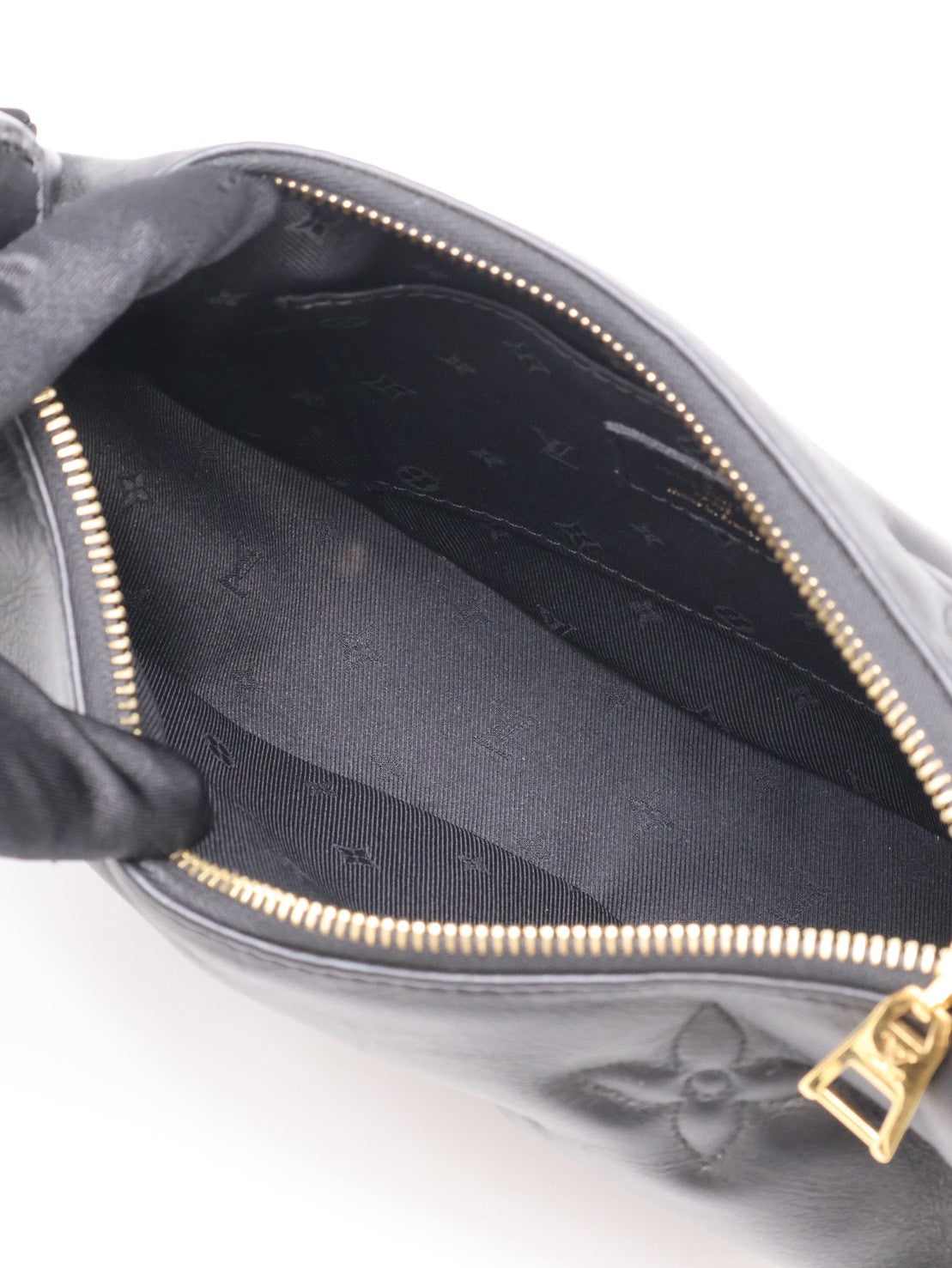 LOUIS VUITTON Over The Moon壓紋牛皮腋下包 -  黑