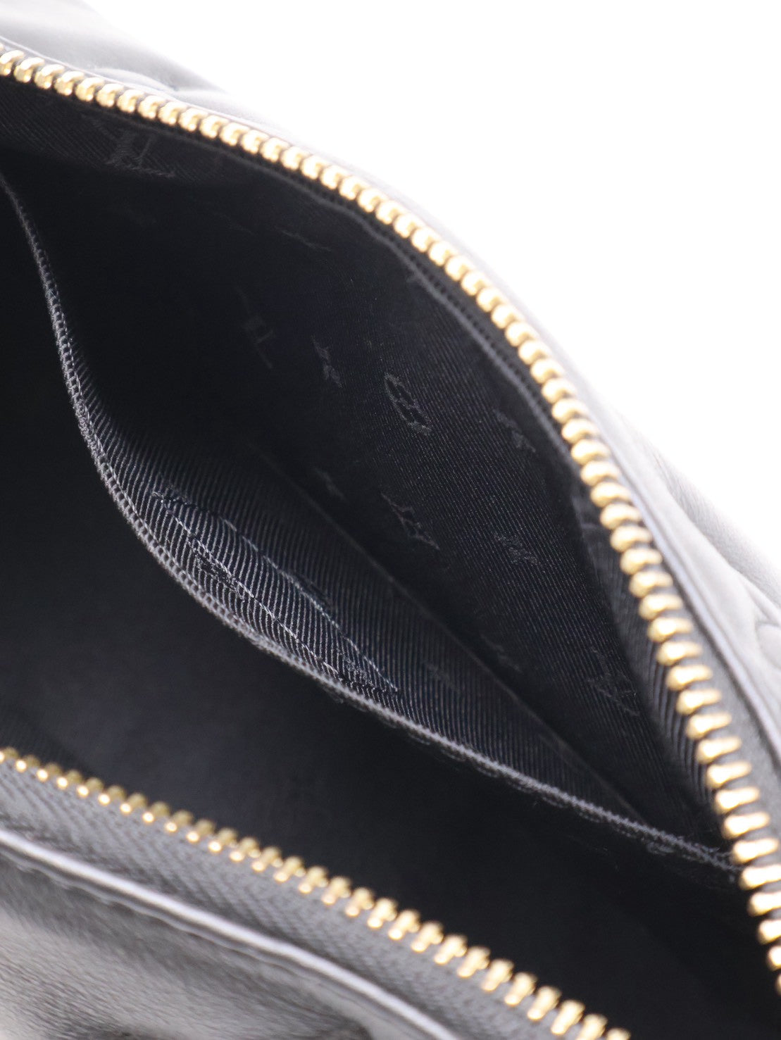 LOUIS VUITTON Over The Moon壓紋牛皮腋下包 -  黑