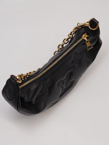 LOUIS VUITTON Over The Moon壓紋牛皮腋下包 -  黑