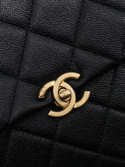 CHANEL 22P Ado雙肩後背包 - 黑金