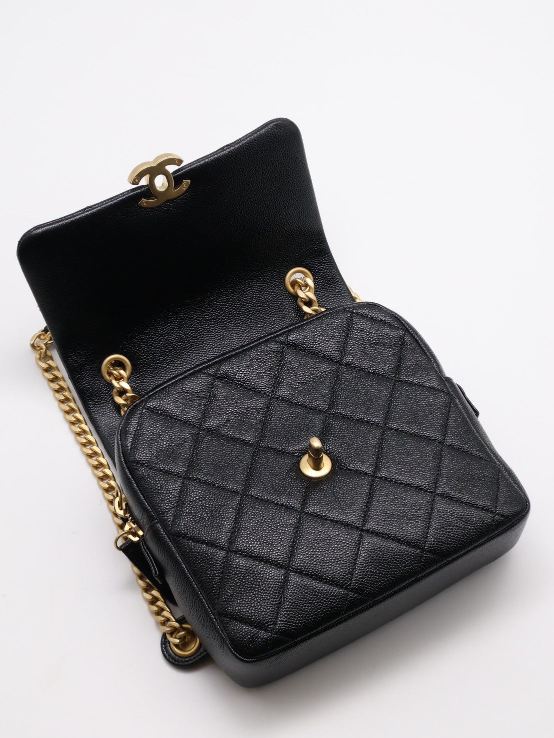 CHANEL 22P Ado雙肩後背包 - 黑金