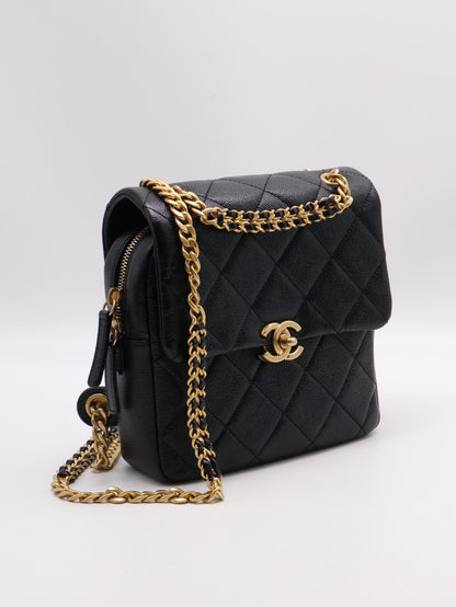 CHANEL 22P Ado雙肩後背包 - 黑金