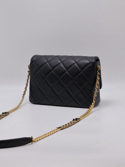 CHANEL 22P粒面牛皮斜背包 - 黑金