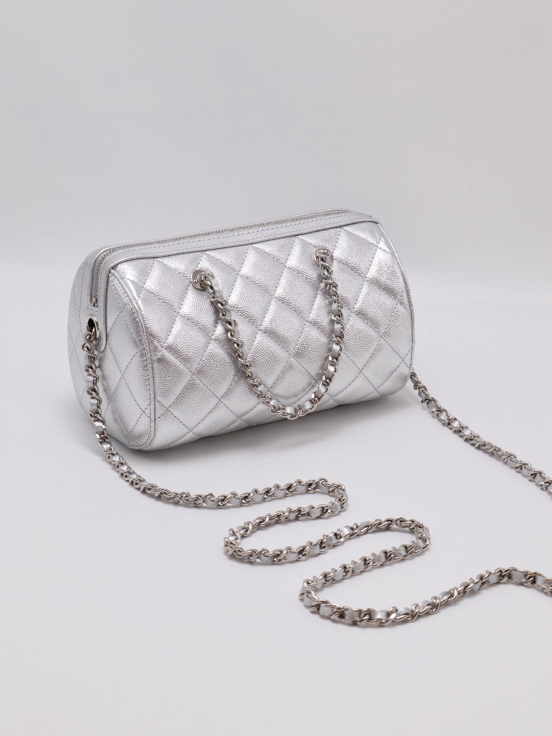 CHANEL 粒面牛皮保齡球包 - 銀