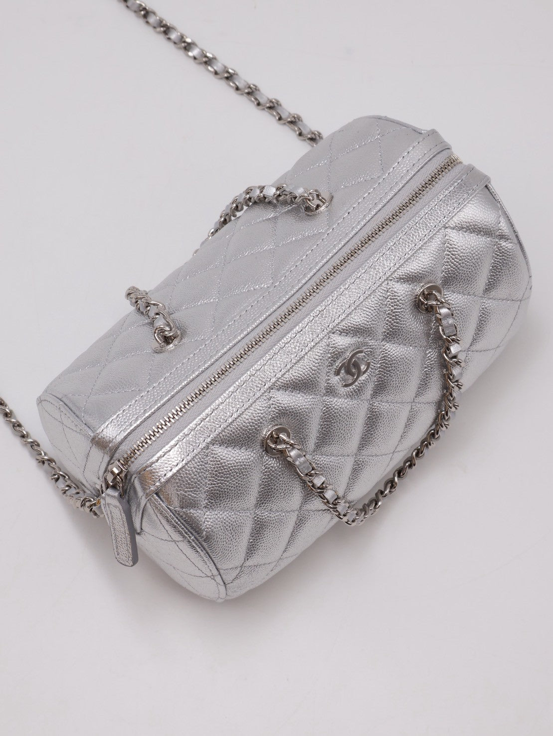 CHANEL 粒面牛皮保齡球包 - 銀