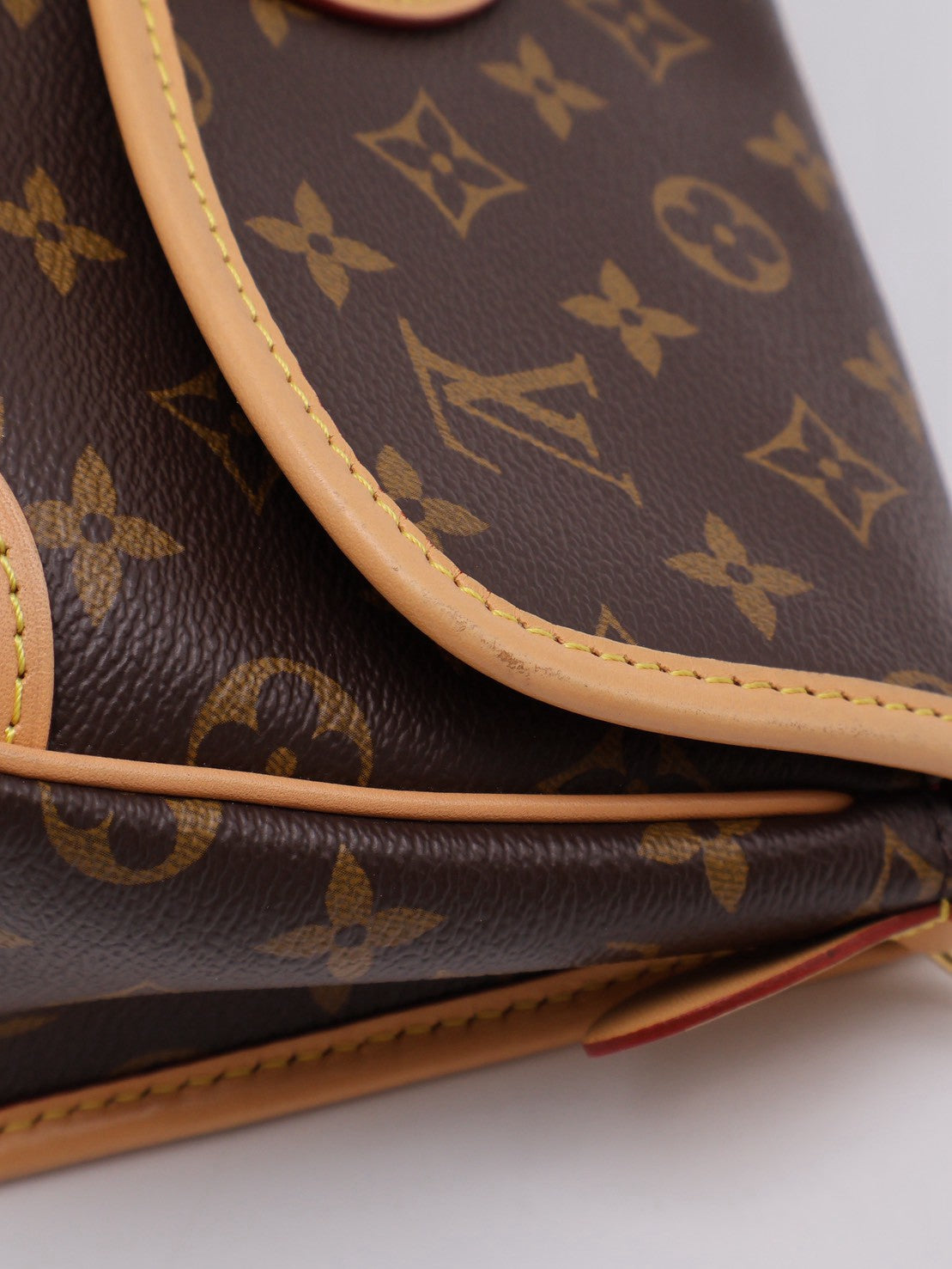 LOUIS VUITTON Diane法棍包 - 紫紅字母背帶