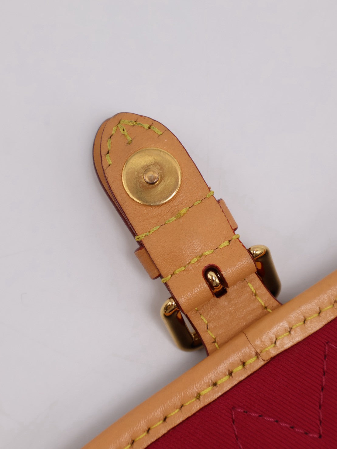 LOUIS VUITTON Diane法棍包 - 紫紅字母背帶