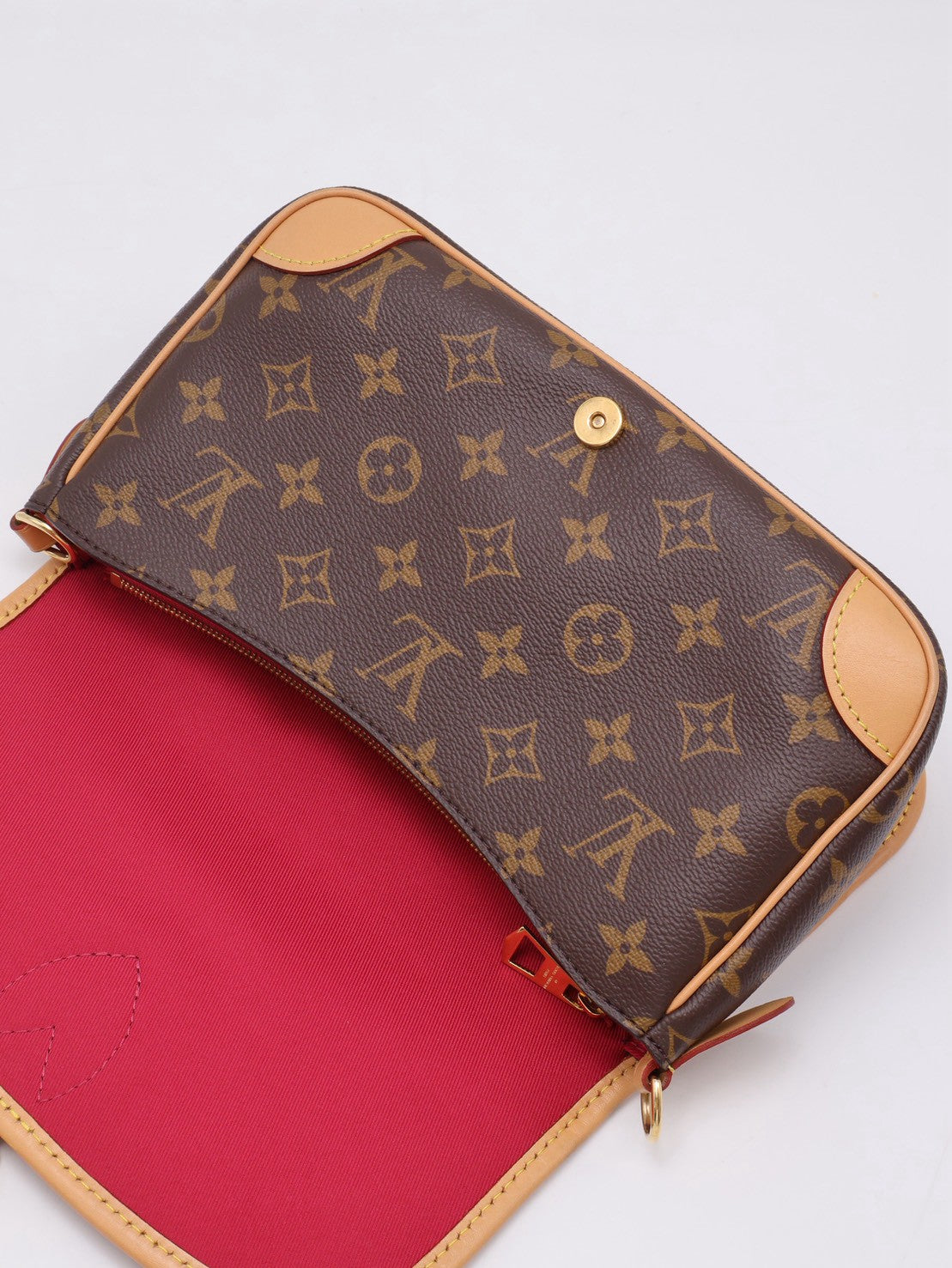 LOUIS VUITTON Diane法棍包 - 紫紅字母背帶