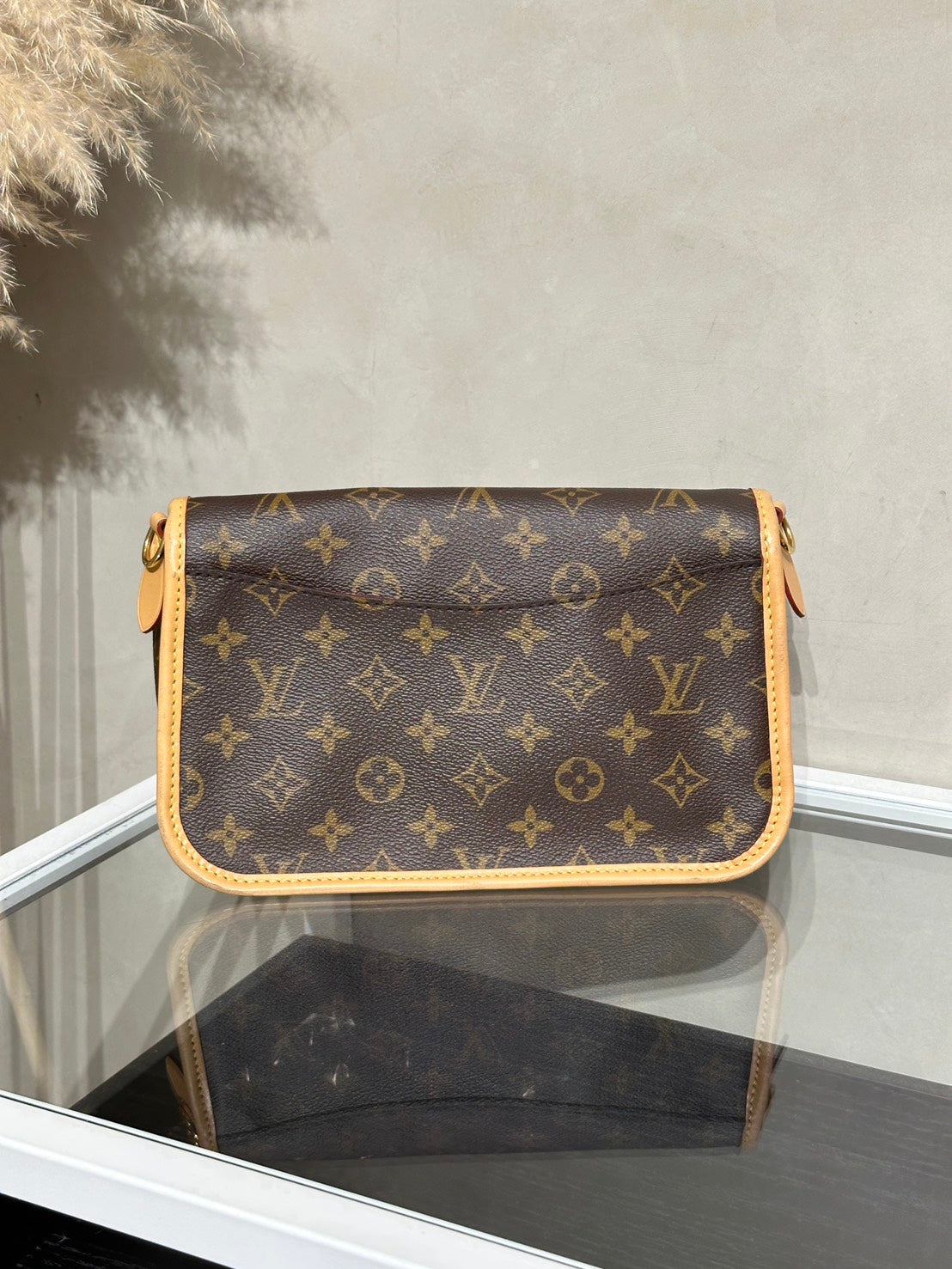 LOUIS VUITTON Diane法棍包 - 紫紅字母背帶