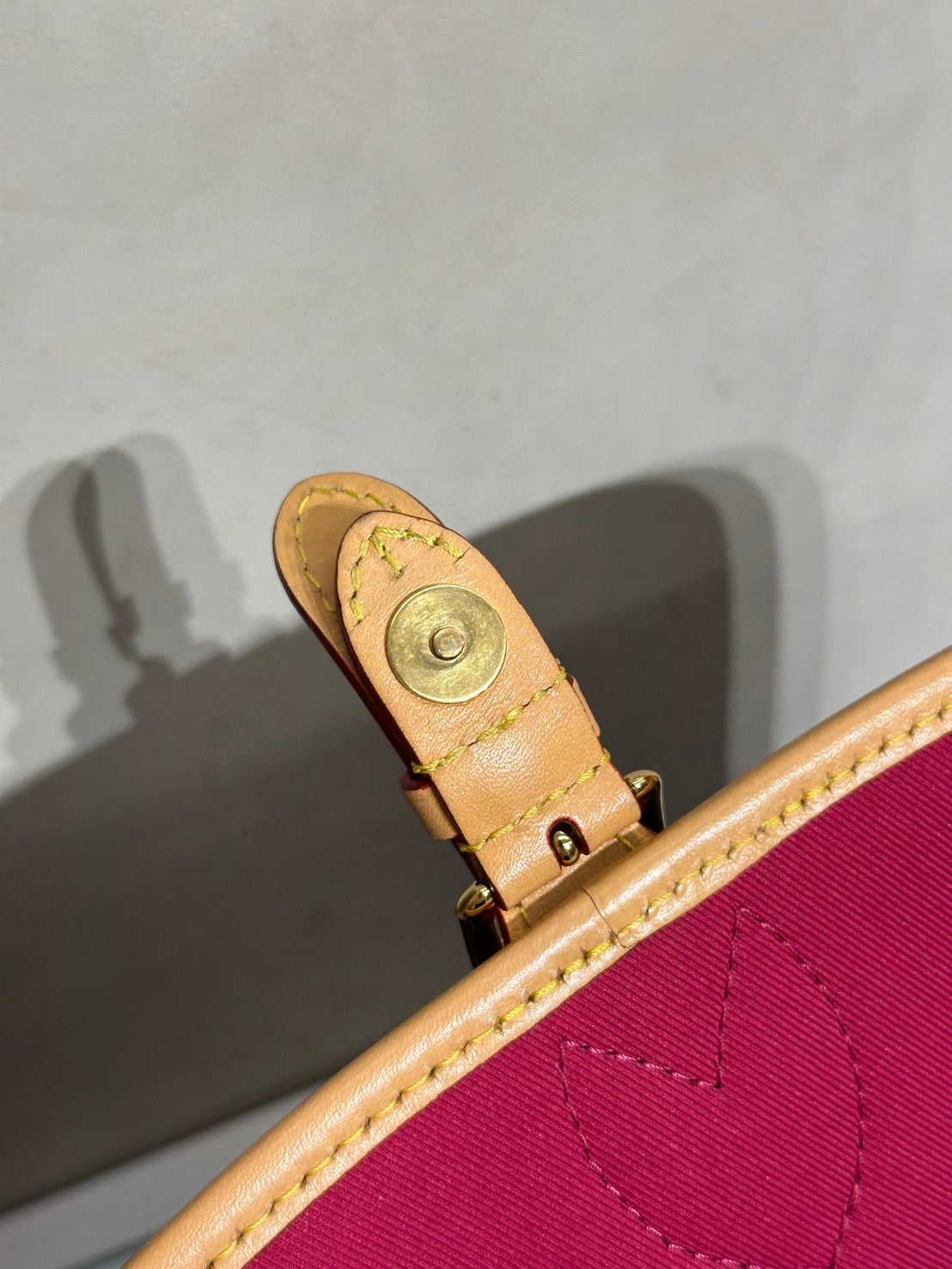LOUIS VUITTON Diane法棍包 - 紫紅字母背帶