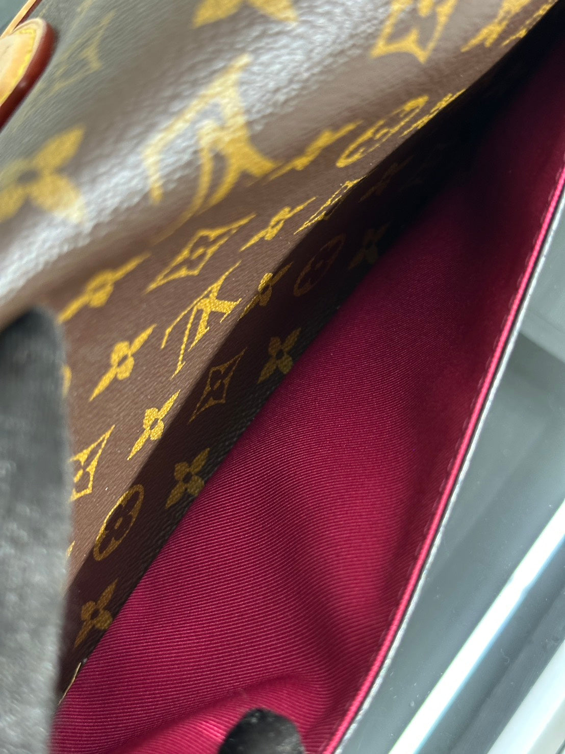 LOUIS VUITTON Diane法棍包 - 紫紅字母背帶