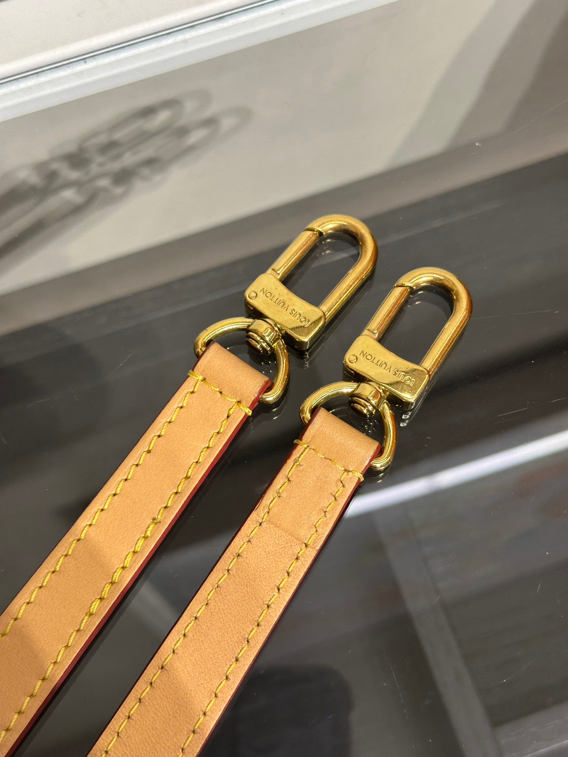 LOUIS VUITTON Diane法棍包 - 紫紅字母背帶