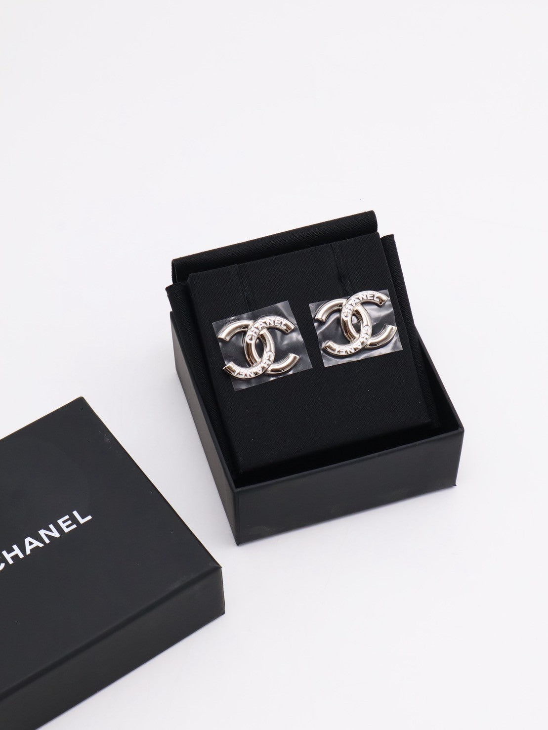 CHANEL 25C白琺瑯CHANEL雙C耳環