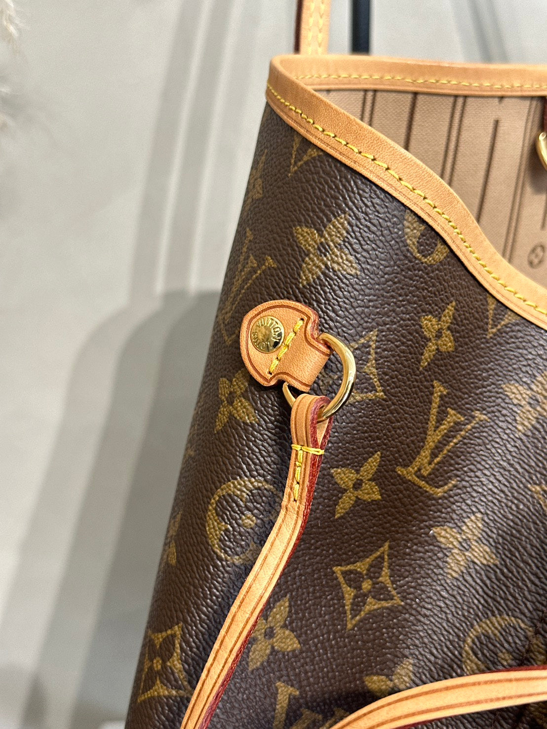 LOUIS VUITTON Neverfull Tote - GM