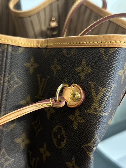LOUIS VUITTON Neverfull Tote - GM