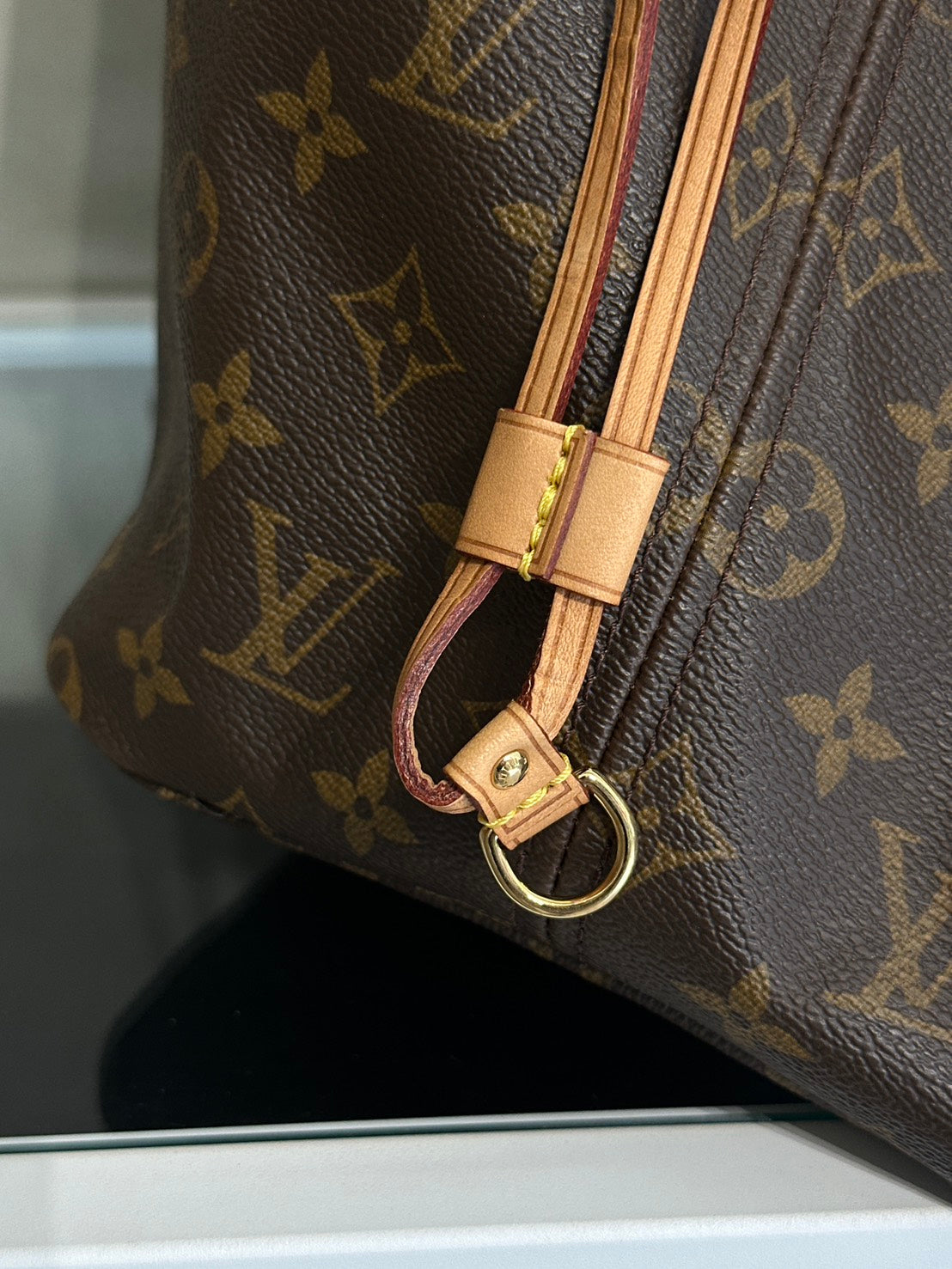 LOUIS VUITTON Neverfull Tote - GM