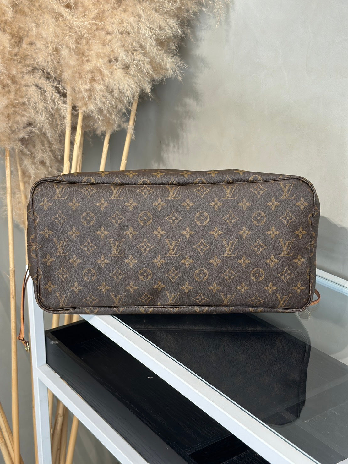 LOUIS VUITTON Neverfull Tote - GM
