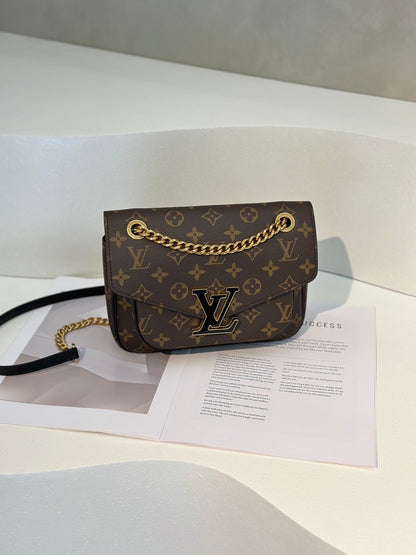 LOUIS VUITTON Passy郵差包