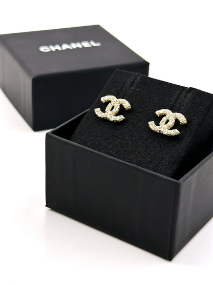 CHANEL 鑲珍珠雙C耳環