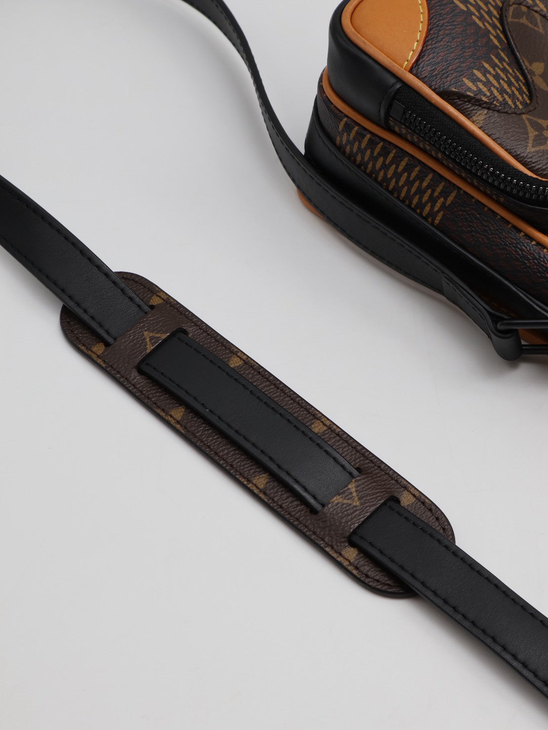 LOUIS VUITTON x NIGO聯名款 Nano amazone斜背包