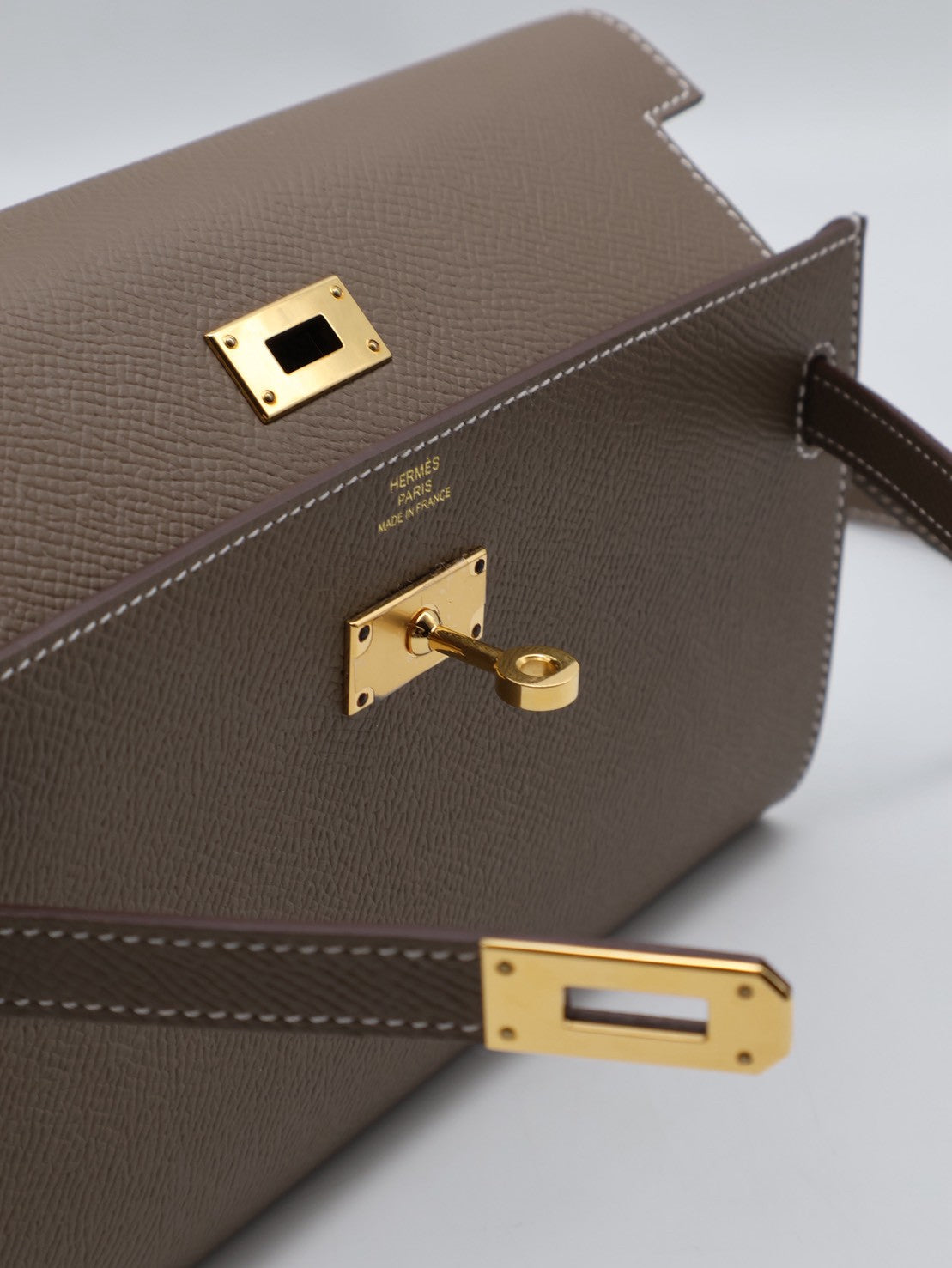 HERMES Kelly to go - 灰金 K