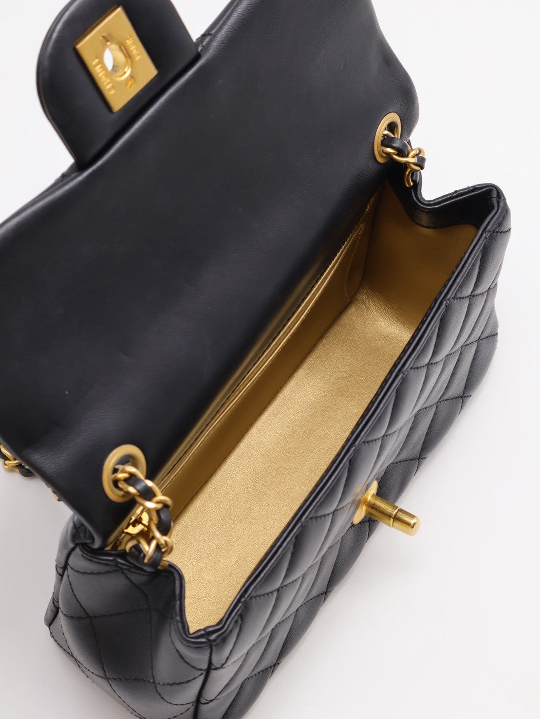 CHANEL 經典口蓋包 Mini CF20 - 金球黑金