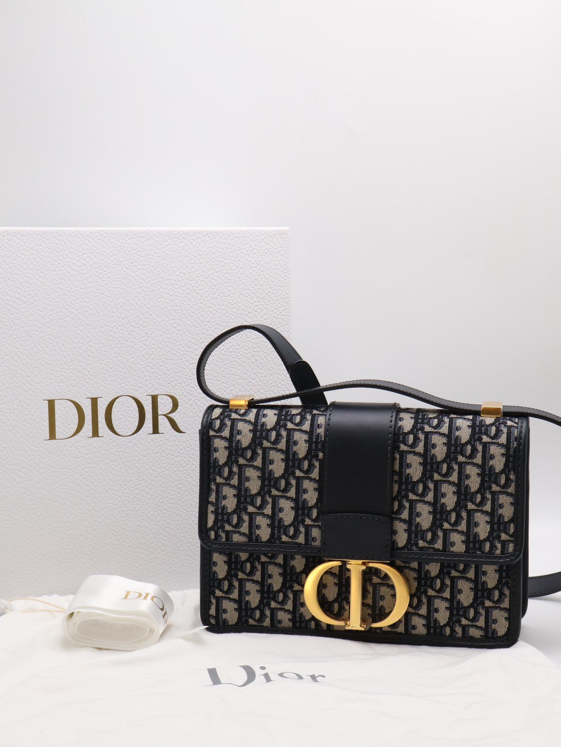 DIOR 30 Montaigne斜背包