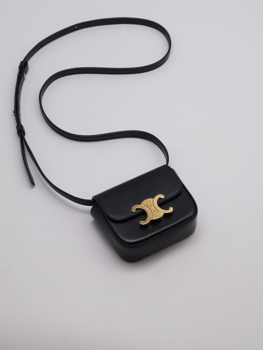 CELINE 凱旋釦Mini box - 黑金