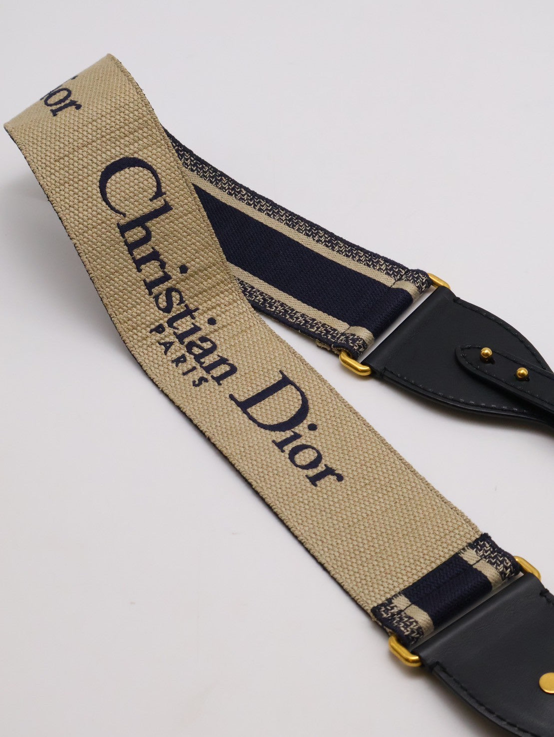 DIOR 小牛皮寬版刺繡肩背帶