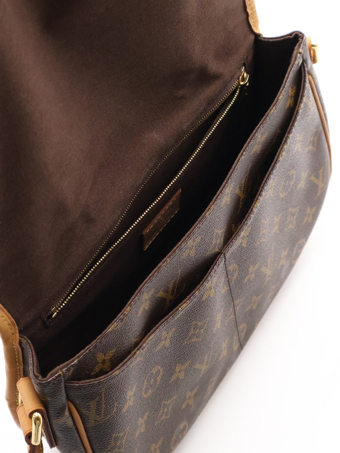 LOUIS VUITTON Menilmontant摺皺馬鞍包 - PM