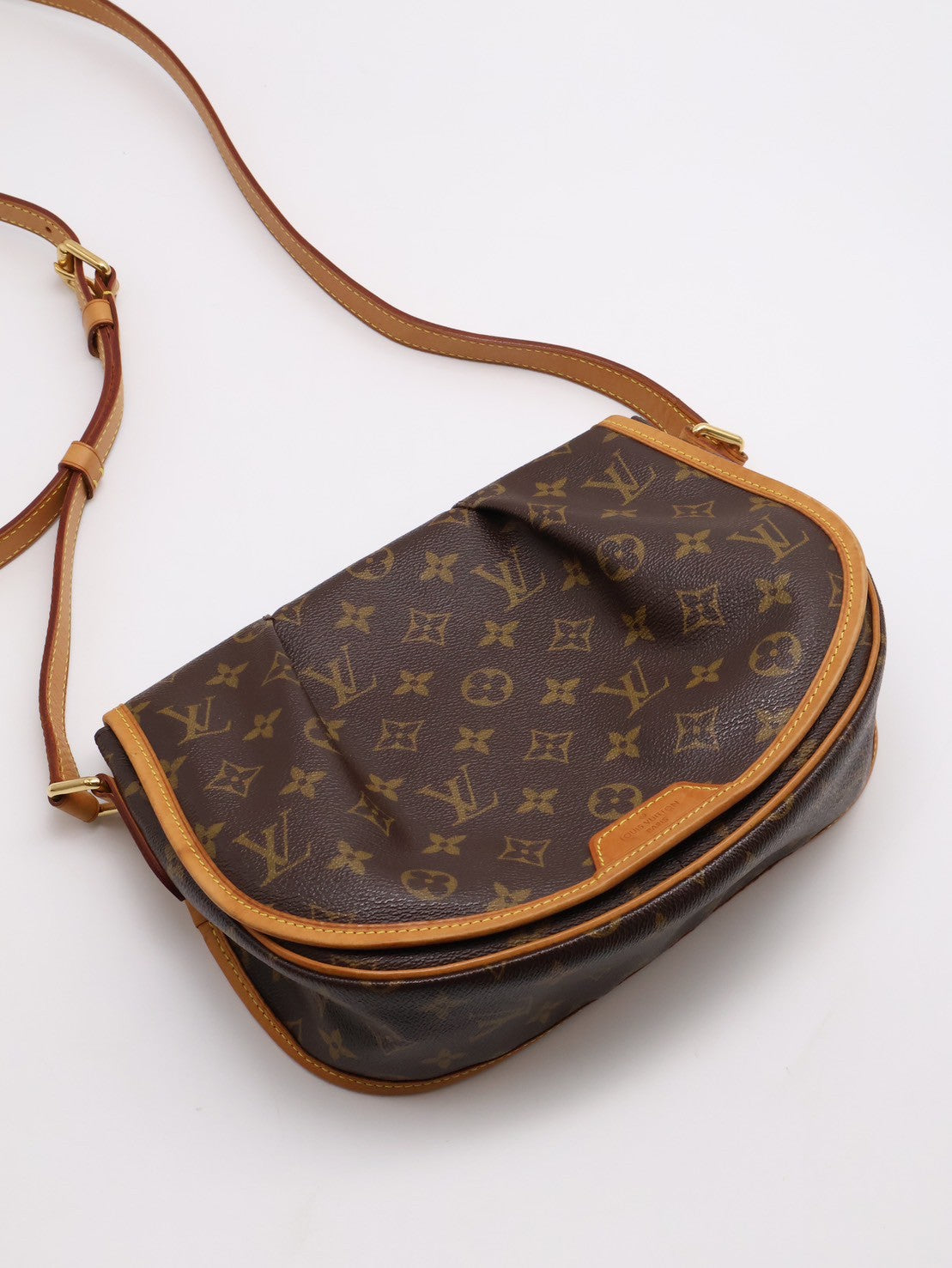 LOUIS VUITTON Menilmontant摺皺馬鞍包 - PM