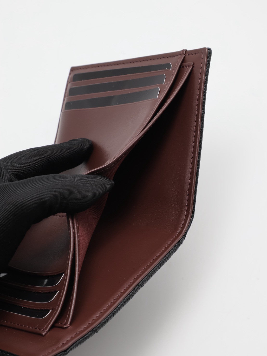 CHANEL 經典口蓋三折短夾 - 黑金