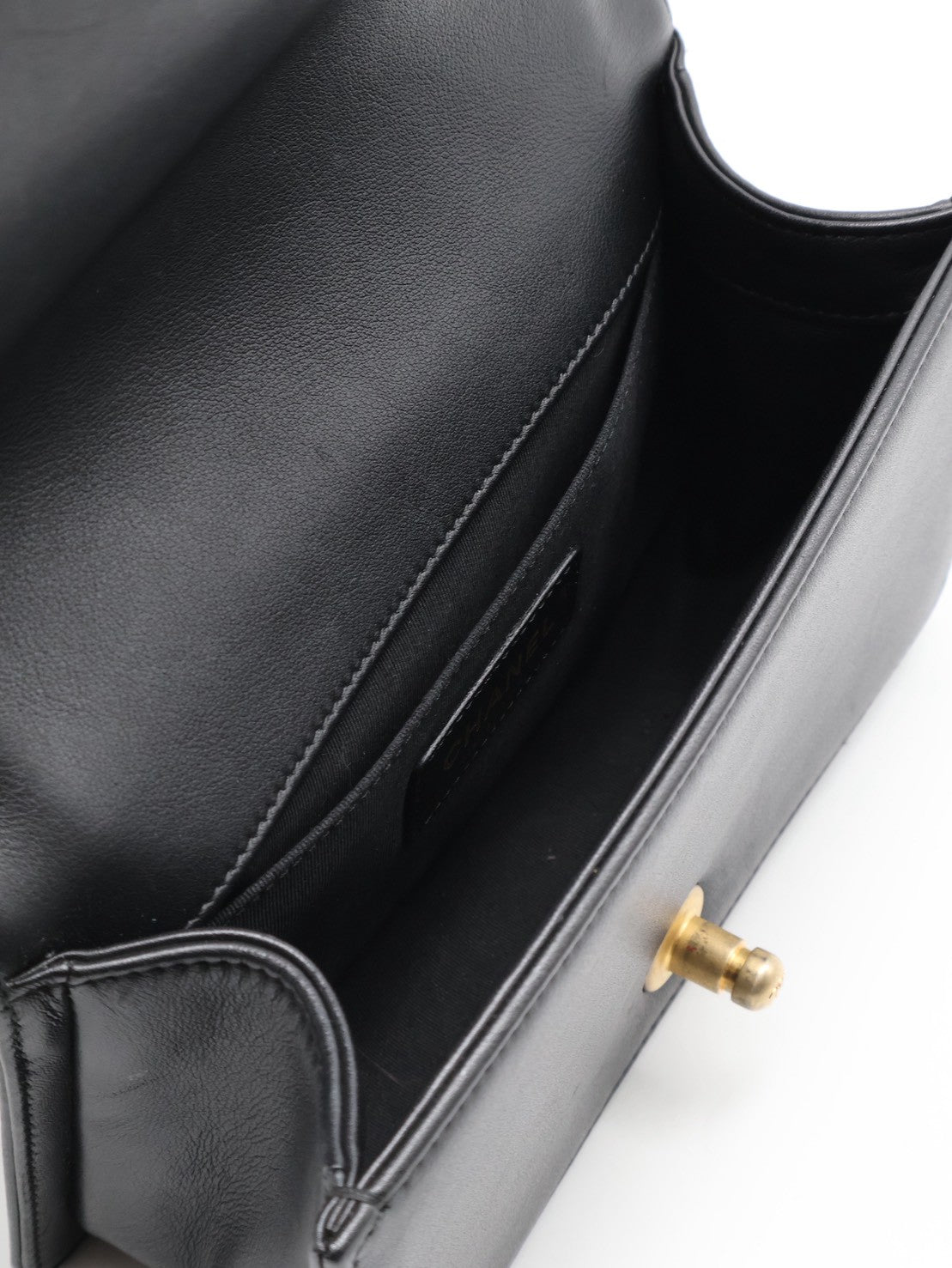 CHANEL Boy20 牛皮口蓋包 - 黑金26開