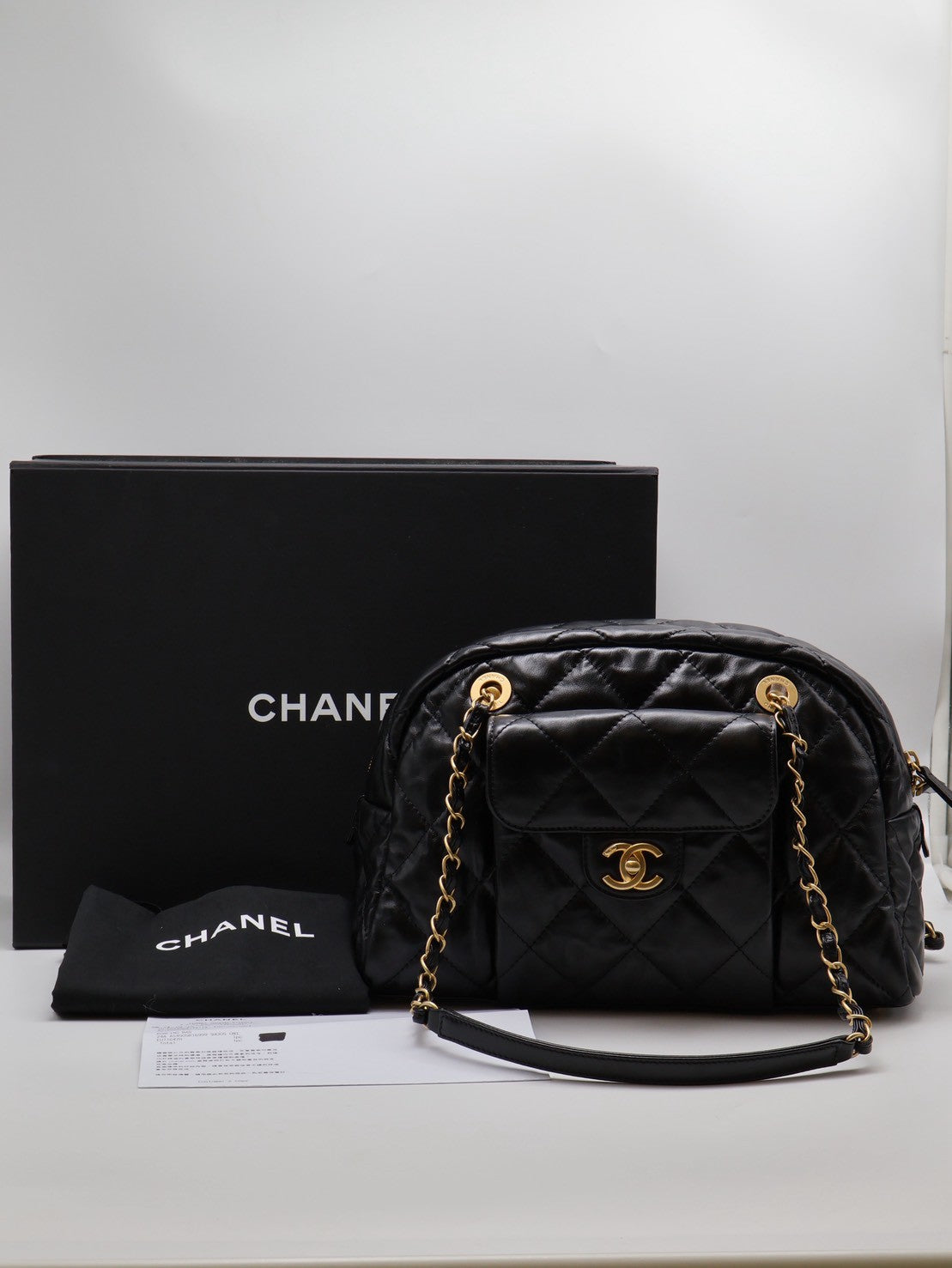 CHANEL 皺摺小牛皮保齡球包 - 大號黑金